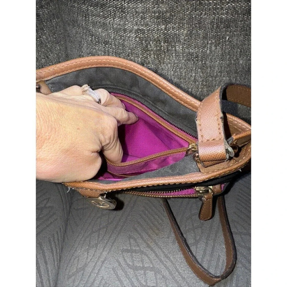 Michael Kors Kempton Nylon Crossbody Leather Trim Black 10 x 10 Strap - Picture 7 of 9